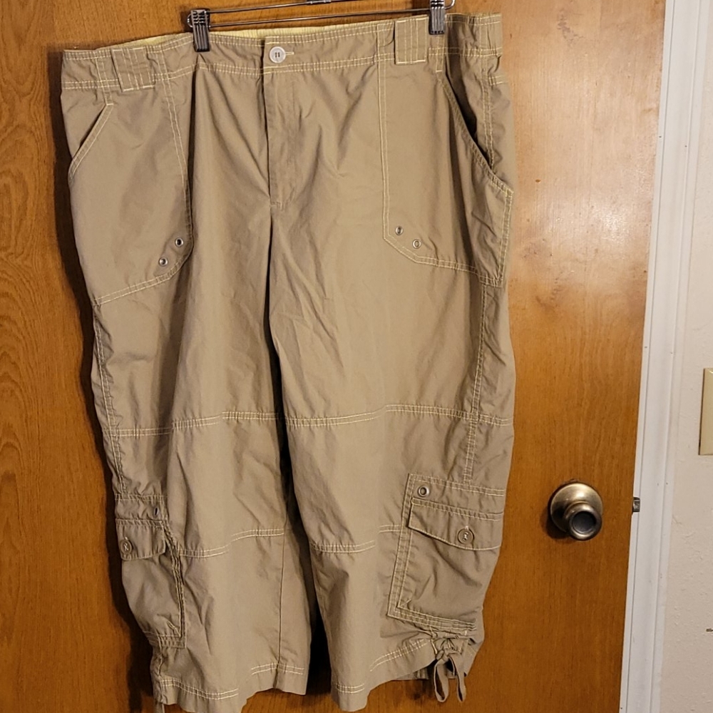 SB Active Capris